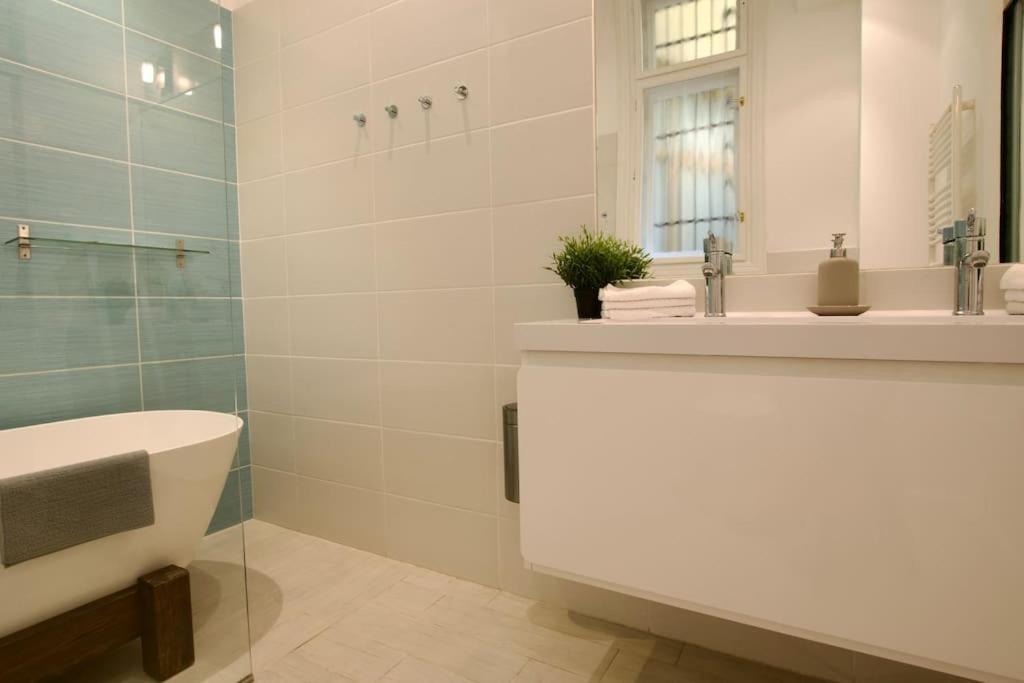 בודפשט Premium Apartment By Hi5- Anker Apartment מראה חיצוני תמונה