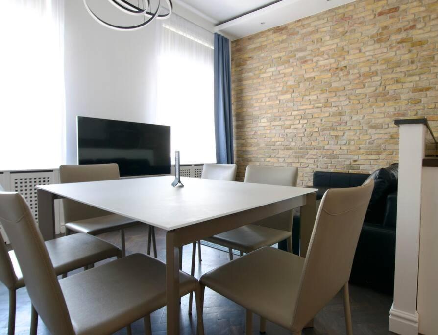 בודפשט Premium Apartment By Hi5- Anker Apartment מראה חיצוני תמונה